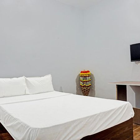 Oyo 820503 Lotus Lodge And Guest House Kharakvasla 외부 사진